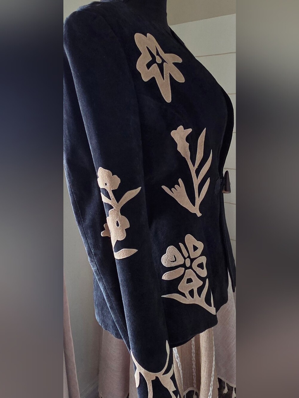 B&J Black Suede Floral Applique Jacket Autumn Outerwear Collarless Leather Coat - Picture 9 of 11